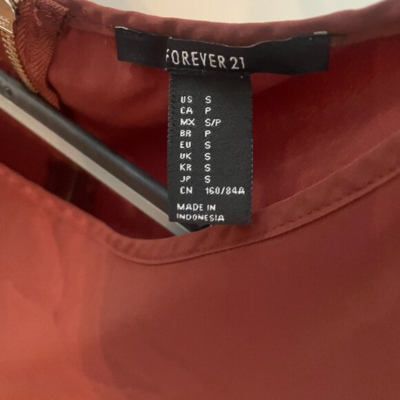 Maroon Boxy Tee - Size Small - Picture 4 of 4